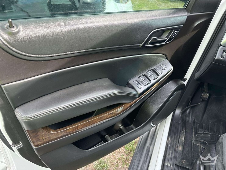 2016-chevrolet-tahoe-image-12