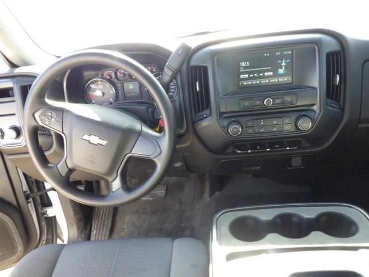 2018-chevrolet-1500-image-9