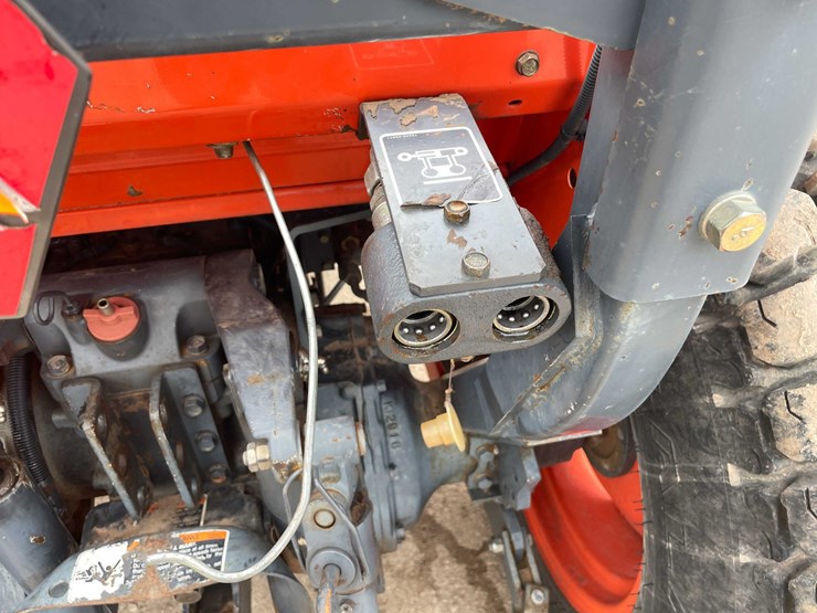 #4054-•-kubota-tractor-image-20