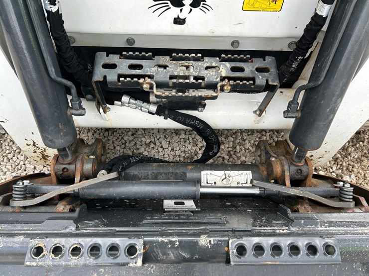 2023-bobcat-t770-image-10