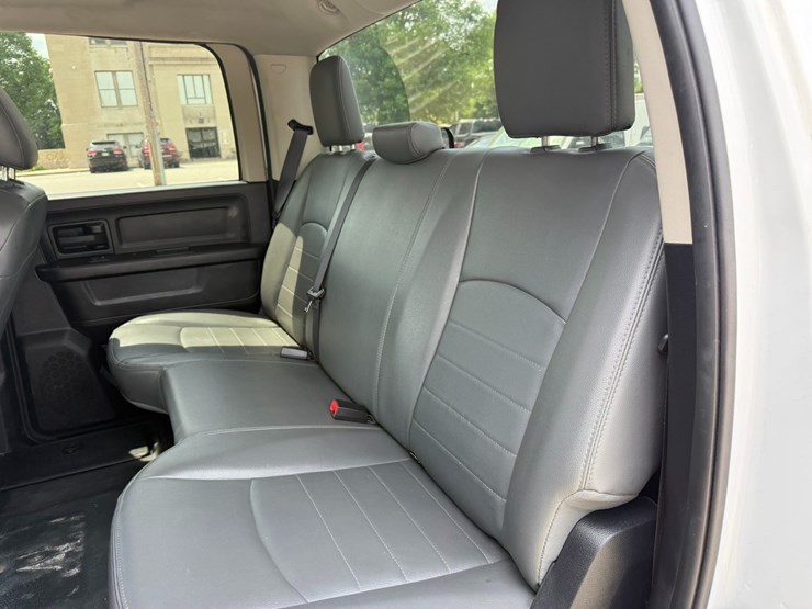 2016-dodge-1500-image-34