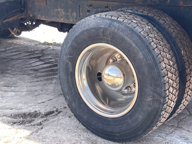 #4015-•-2004-freightliner-dump-truck-(has-wi-title)-image-9