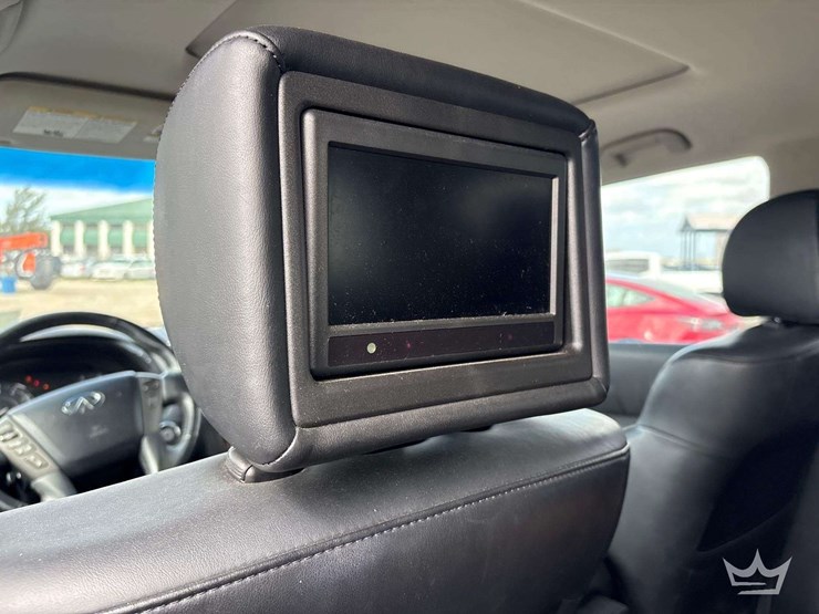 2012-infiniti-qx56-image-25