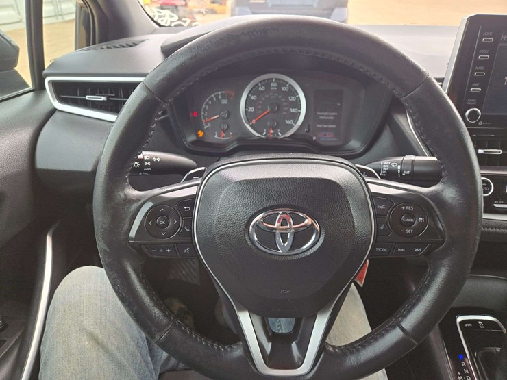 2021-toyota-corolla-se-sedan-4d-image-19