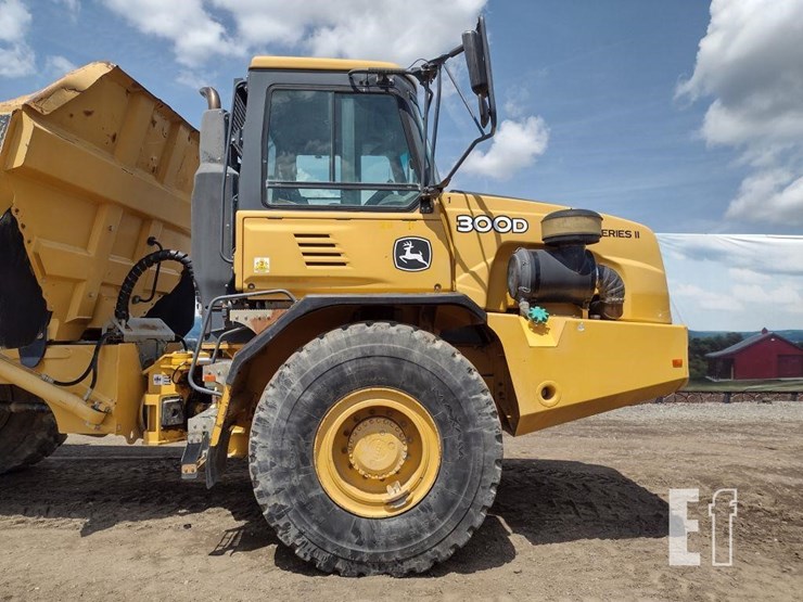 deere-300d-image-24