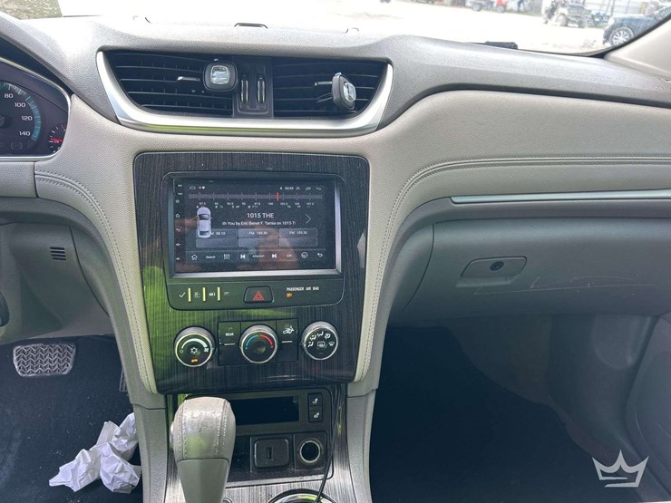 2017-chevrolet-traverse-image-15