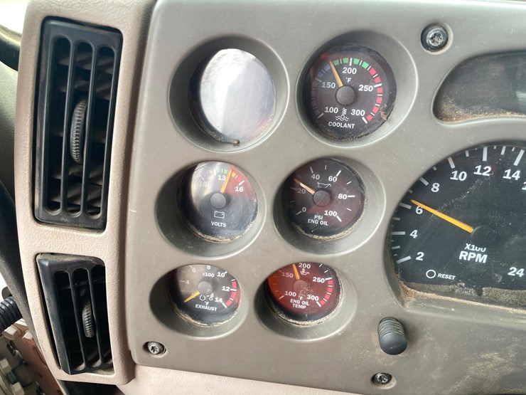 #4030-•-2005-mack-tractor-unit-18-image-93