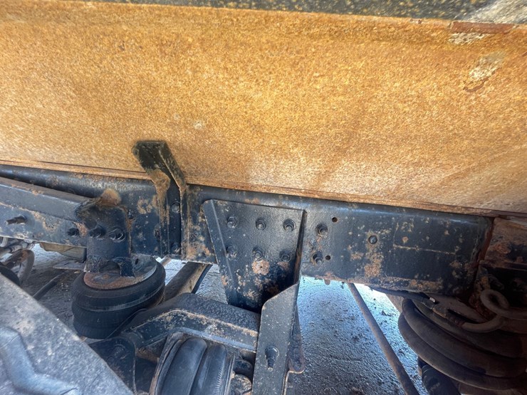 #4013-•-2000-quad-axle-mack-dump-truck-(has-wi-title)-image-36