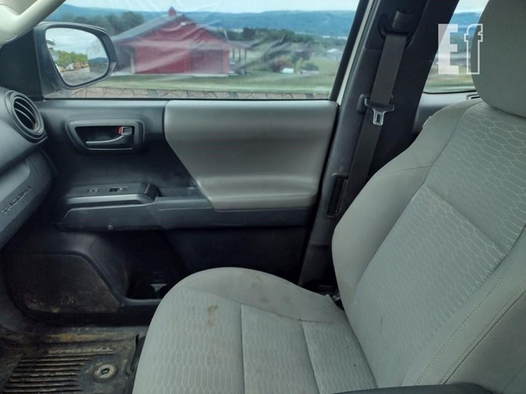 2018-toyota-tacoma-image-10