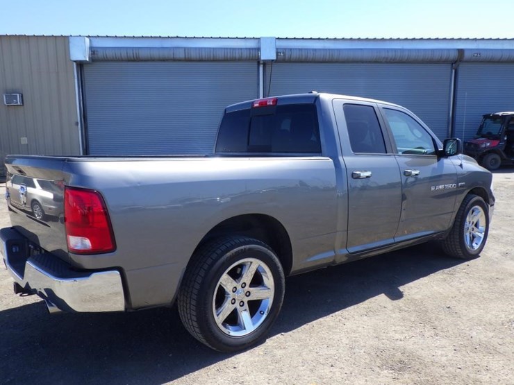 2012-dodge-1500-image-3