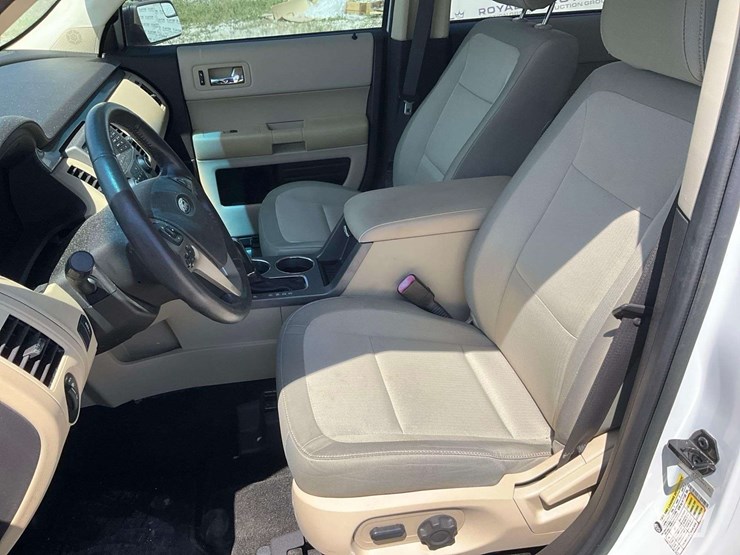 2016-ford-flex-image-19