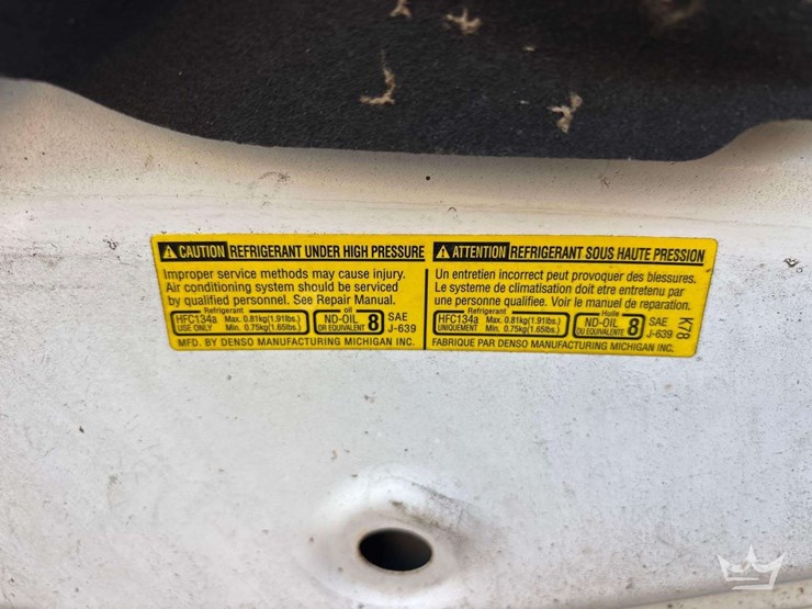 2013-toyota-sienna-image-11