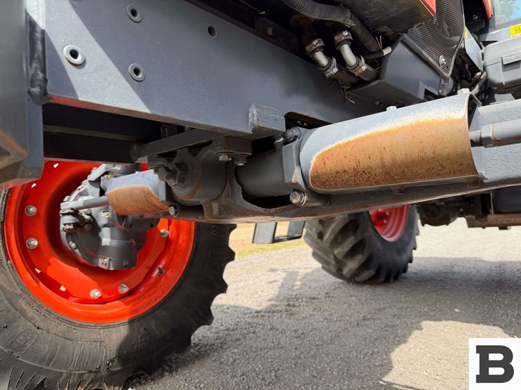 2013-kubota-m110gx-image-11