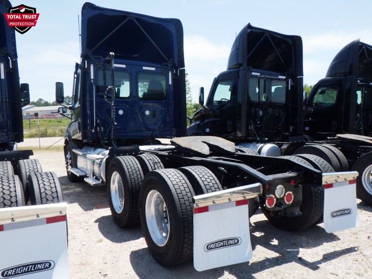 2022-freightliner-cascadia-116-image-11