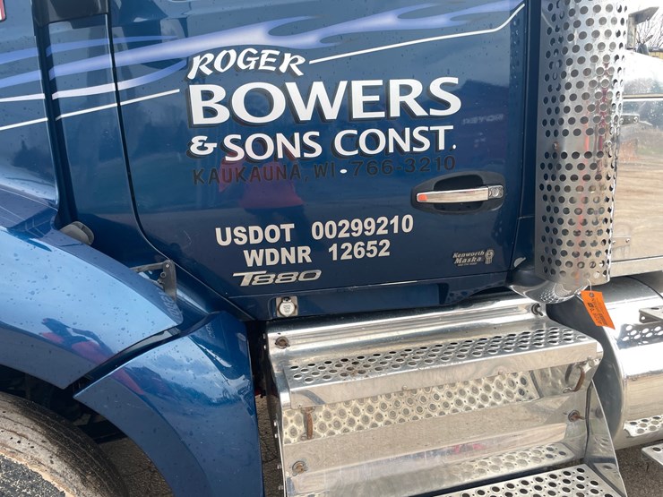 2015-kenworth-t880-image-37