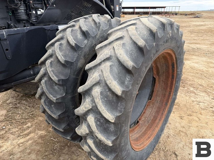 2018-case-ih-magnum-310-image-60