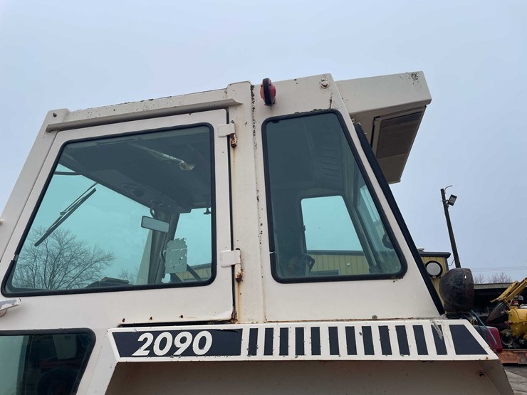 #4067-•-case-2090-tractor-image-61