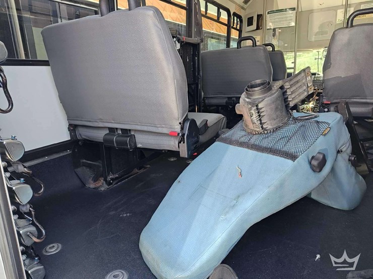 2017-ford-e450-image-23