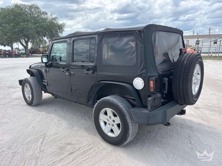 2013-jeep-wrangler-image-4