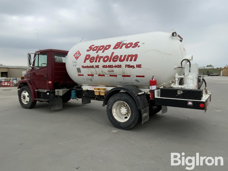 2001-freightliner-fl70-image-7
