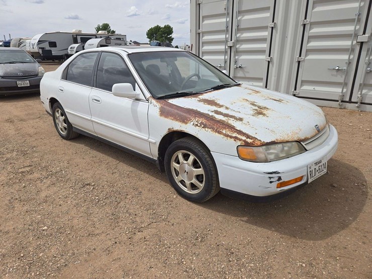 1994-honda-accord-ex-sedan-4d-image-2