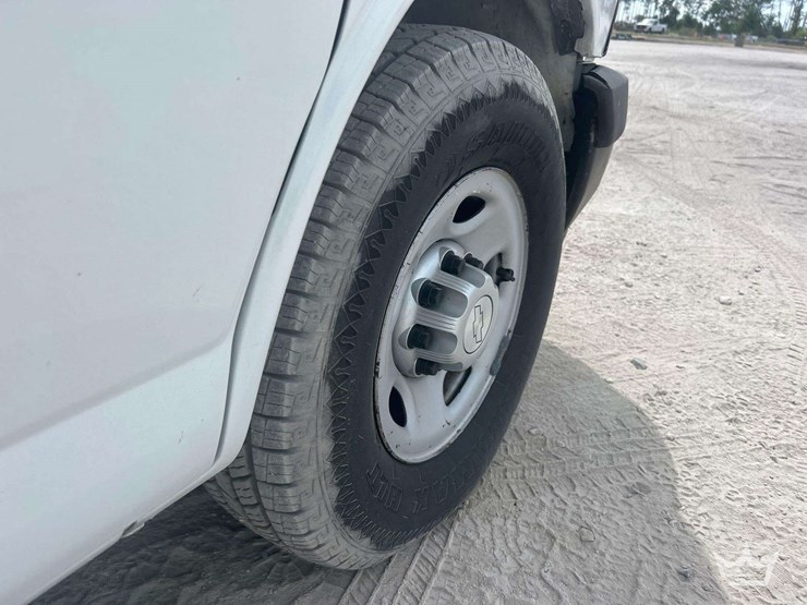 2019-chevrolet-express-2500-image-24