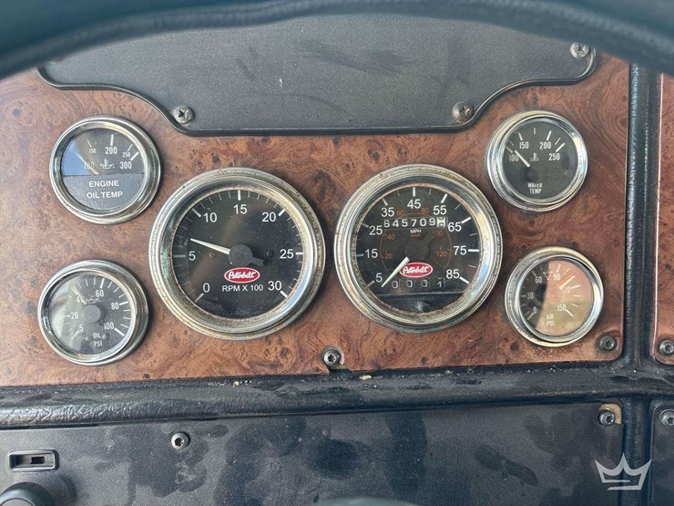 2005-peterbilt-357-image-30