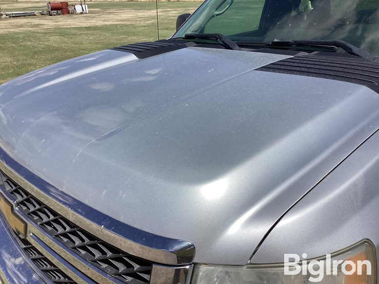 2012-chevrolet-silverado-2500-image-11
