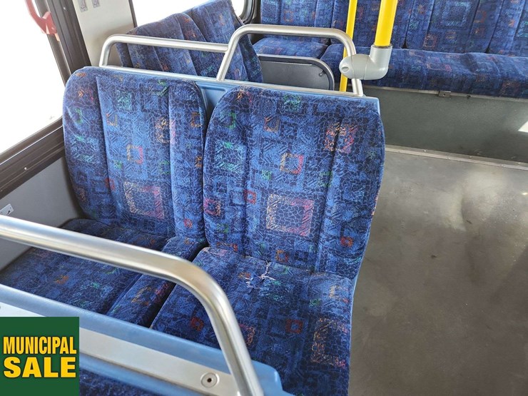 2006-new-flyer-d40lf-image-41