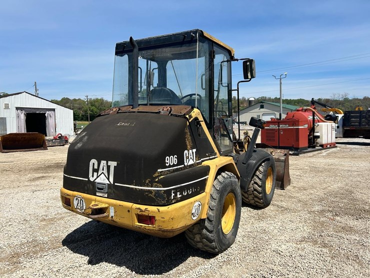 caterpillar-906-image-4
