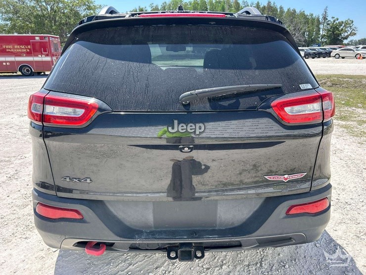 2015-jeep-cherokee-image-25