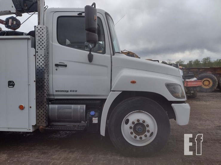2018-hino-338-image-23