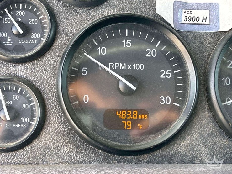 2011-peterbilt-365-image-47