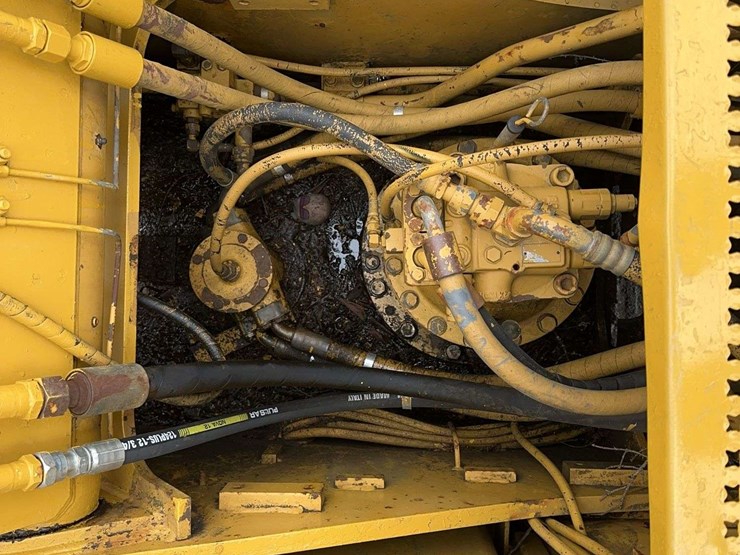 caterpillar-320l-image-24