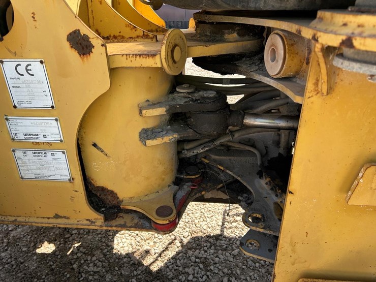 caterpillar-906-image-16