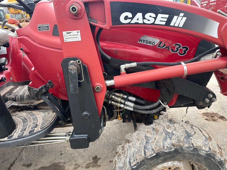 #4055-•-case-dx33-tractor-image-22