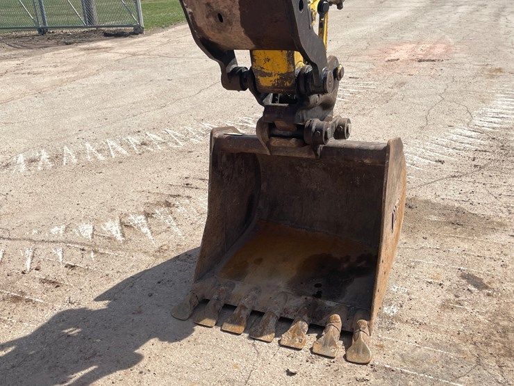 2014-komatsu-pc78-image-33