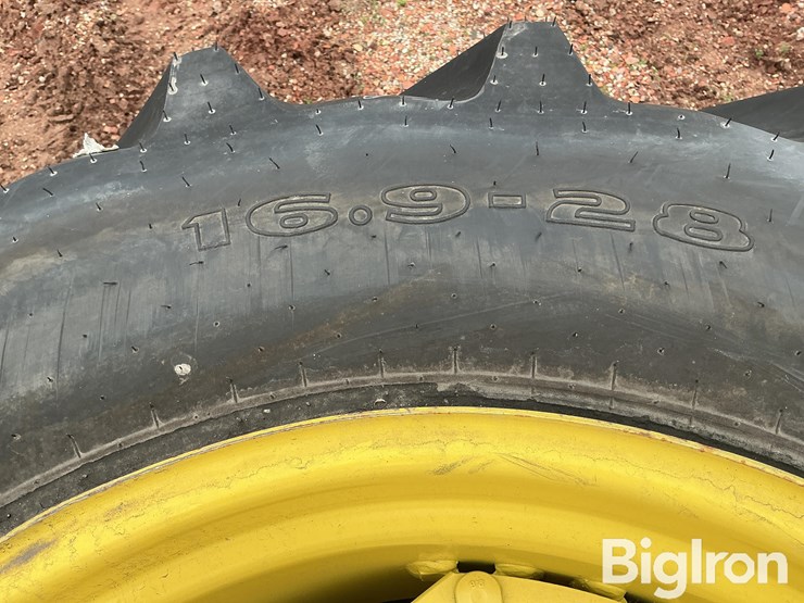john-deere-28-image-11