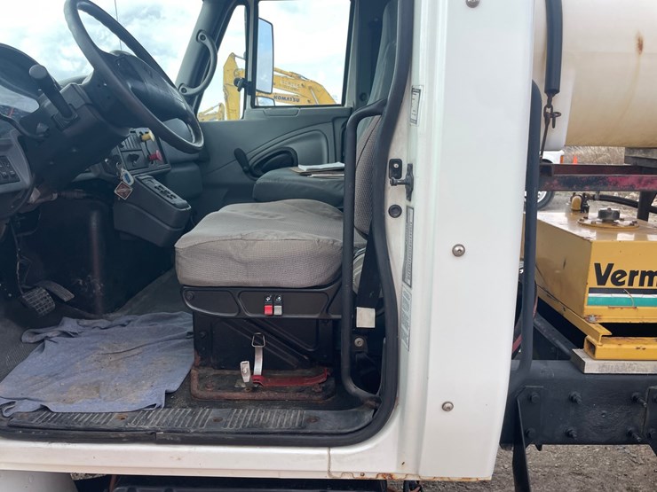#4020-•-2004-international-truck-with-tree-spade-(has-wi-title)-image-73