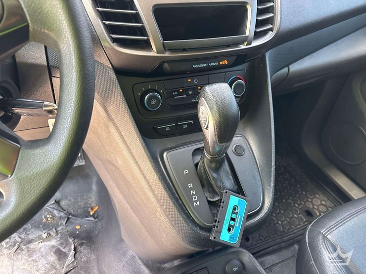 2021-ford-transit-connect-image-15