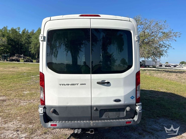 2017-ford-transit-image-22