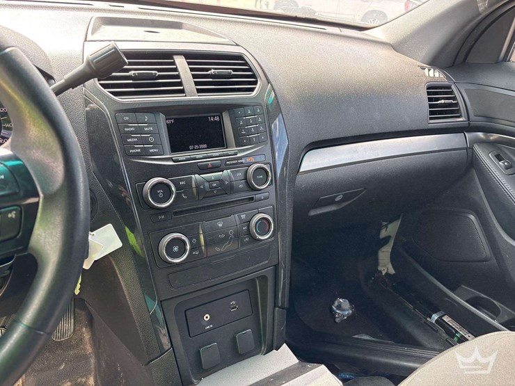 2016-ford-explorer-image-15