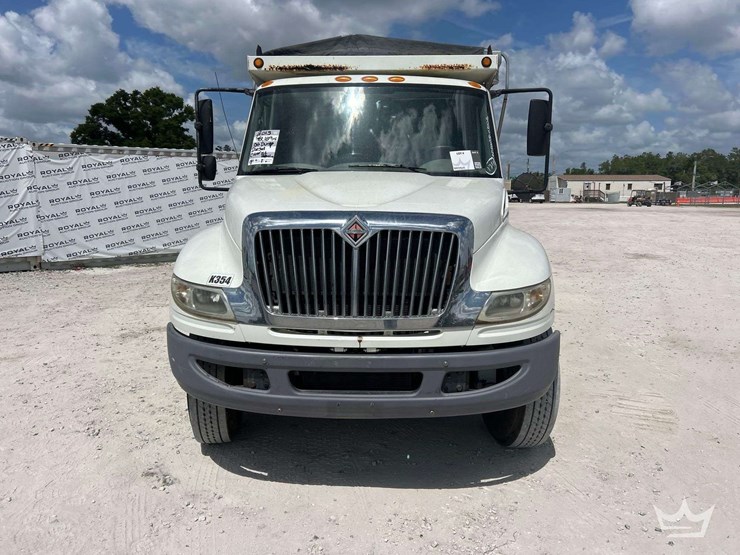 2013-international-durastar-4300-image-23