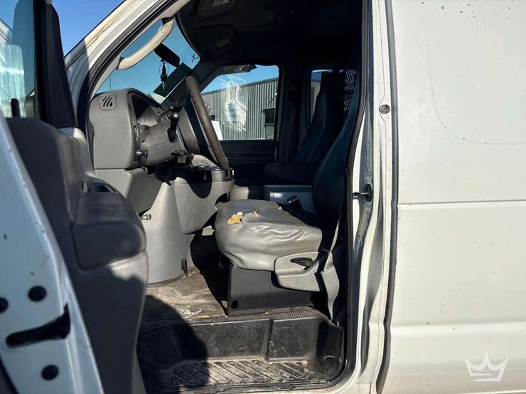 2006-ford-cargo-image-15