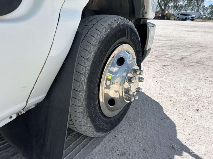 2013-ford-e450-image-26