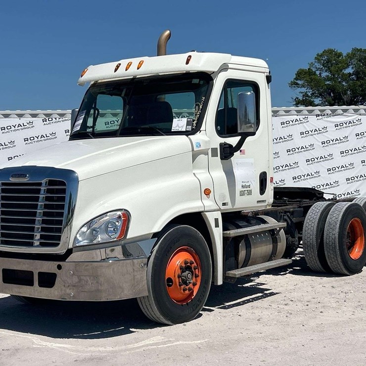 2012 FREIGHTLINER CASCADIA 125