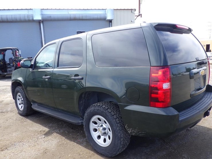2014-chevrolet-tahoe-image-4