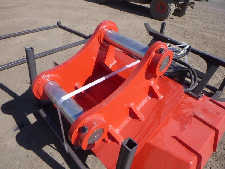 caterpillar-320-image-5