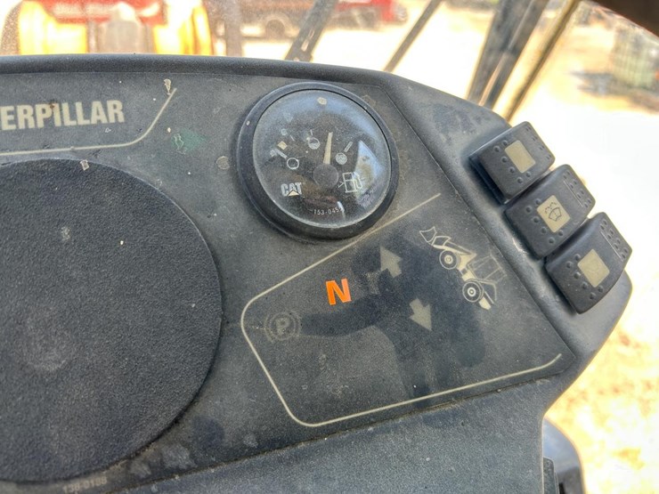 caterpillar-906-image-21