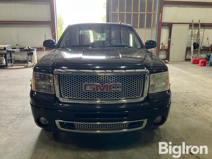 2010-gmc-sierra-1500-image-8
